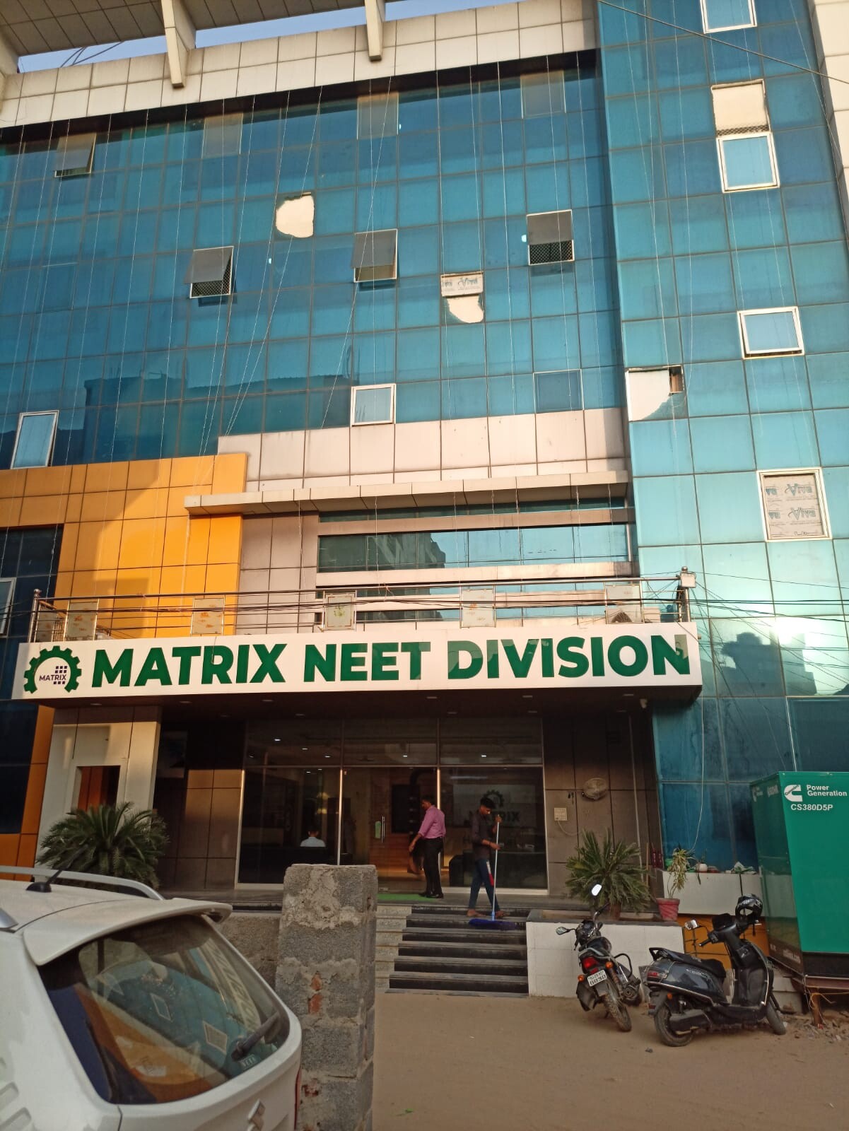 MATRIX NEET DIVISION Logo